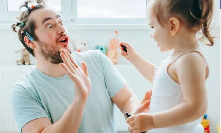 Të mirat dhe të këqijat e të qenit një ‘prind argëtues’
