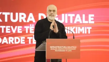 “Të ndjekin shembullin e ministrit Demo”/ Rama kritikon kryebashkiakët: Nëse nuk ndryshon situata, do përmend emra