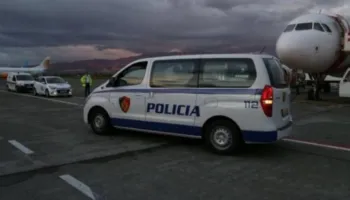 Të shpallur në kërkim nga SPAK/ Ekstradohen sot nga Dubai 6 të arrestuar, mes tyre dhe anëtarë të grupit të Pepës e bosit të ‘Cincos’