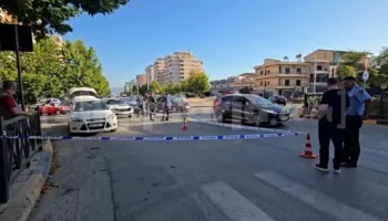 Të shtëna me armë zjarri në Vlorë, plagoset një person! Autori dyshohet të ketë qëlluar nga motori