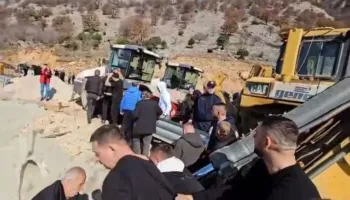 Telat me gjemba rrethojnë Baks-Rrjollin, banorët: Po na nëpërkëmbin dinjitetin!
