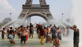 Temperatura mbi 40°C, Franca ndalon alkoolin në publik dhe kufizon aktivitetet në natyrë për shkak të të nxehtit ekstrem