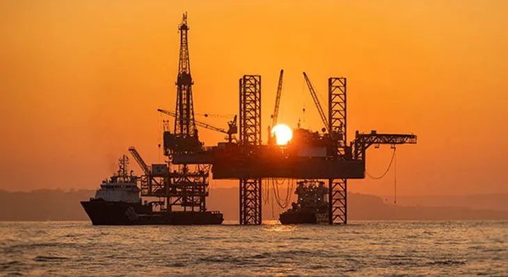 Tensionet SHBA-Iran ndikojnë tregjet, nafta arrin 97 dollarë për fuçi