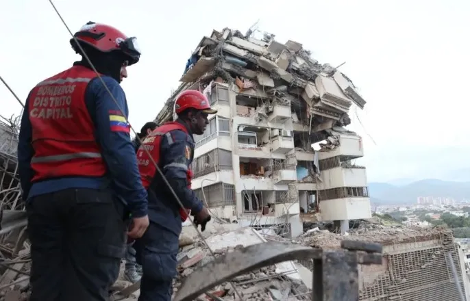 Tërmetet shkatërruese në Venezuelë, të paktën 235 viktima, mijëra të plagosur, vijojnë kërkimet nën rrënoja
