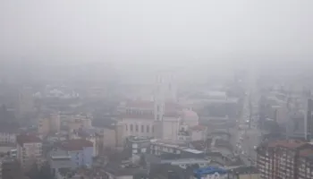 Termocentralet e vjetruara në Ballkanin Perëndimor ndotin 6.6 herë mbi limitin e lejuar