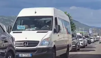 Trafik i rënduar/‘Paralizohet’ Elbasani, vargje kilometrike automjetesh në akset drejt rrethrrotullimit të Bradasheshit