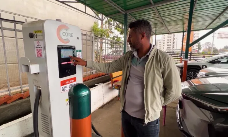 Tregu global i makinave elektrike tejkalon parashikimet, shitjet dhjetëfishohen në gjashtë vjet