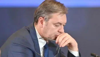Tronditet qeveria, Vuçiç paralajmëron dorëheqjen pas protestave të studentëve në Serbi