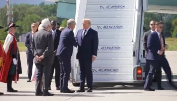 Trump mbërrin në Gjenevë, pritet të udhëtojë në Francë për samitin e G7-ës