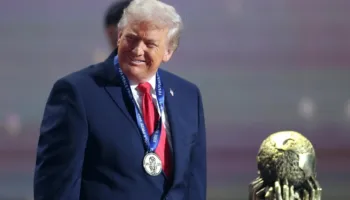 Trump përballë yjeve të futbollit, presidenti amerikan pritet të marrë rolin e protagonistit kryesor në Botëror
