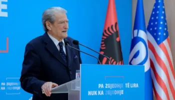 Tubimet për projektin në Zvërnec, reagon Berisha: Respektojmë të drejtën e qytetarëve për të protestuar, ne kemi agjendën tonë