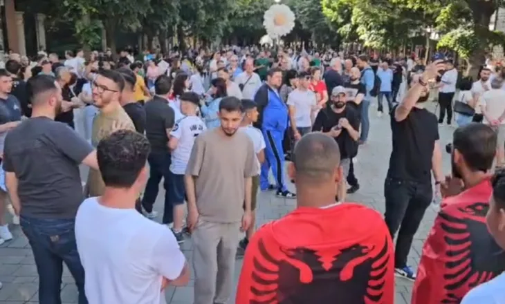 Tubimi për projektin në Zvërnec, protestës i bashkohen edhe qytetarët në Elbasan, Kukës dhe Korçë