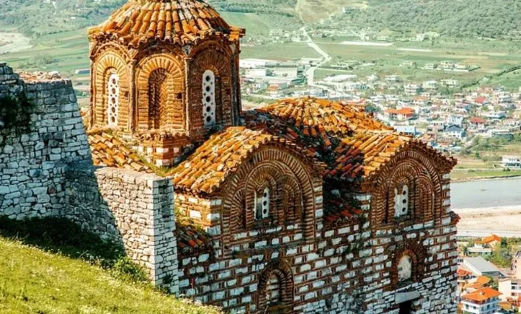 “Turisti per Caso”: Shqipëria, një udhëtim që zbulon transformimin e vendit