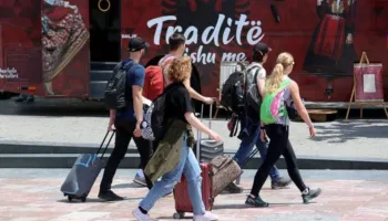 Turizmi në rritje, prilli sjell 19.7% më shumë vizitorë në Shqipëri