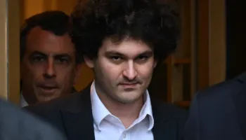 U dënua me 25 vite burg për mashtrim miliarda dollarësh me kriptomonedha, Sam Bankman-Fried kërkon falje presidenciale