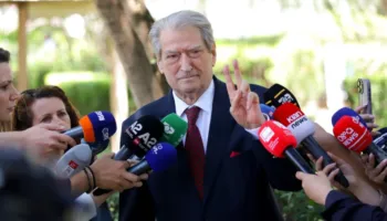 “U ktheva”, Berisha: Nuk kam qenë kurrë non-grata në SHBA, ka pasur vetëm një ndalim hyrje