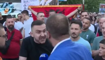 U rrethua nga protestues pas daljes nga Kuvendi, deputeti Bido: Ishte grup agresiv