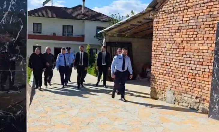 U vra në krye të detyrës/ Lamallari dhe Hita shkojnë për ngushëllim në familjen e efektivit të ndjerë Enea Mekolli