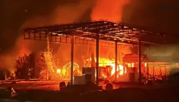 Ukraina godet fabrikën e armatimit në Rusi, Moska lëshon breshëri dronësh