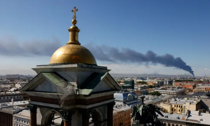 Ukraina lëshon qindra dronë drejt Rusisë në ditën e fundit të një forumi të madh investimesh