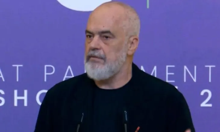 “Ulërijnë, nuk e jap dorëheqjen!” Rama iu përgjigjet protestuesve: Një qeveri s’e dorëzon kurrë timonin te zhurma