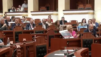 Ulsi Manja mban fjalën, opozita njëzëri me thirrjen e qytetarëve: Rama jepe dorëheqjen