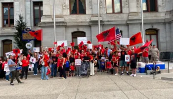 Vala e protestave deri në SHBA/ Shqiptarët e Filadelfias kërkojnë largimin e Ramës