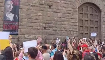 Vala e revoltës përfshin Italinë/ Shqiptarët në Firence ngrihen në protestë kundër qeverisë: Rama jep dorëheqjen!