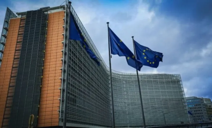 Vala e të nxehtit në Evropë, Komisioni Europian fik kondicionerët për të kursyer energji