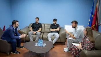 Veprimet e policisë/ Avokati i Popullit nis hetimin dhe takon aktivistët e proceduar: E drejta e protestës është…