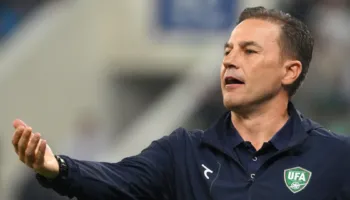 VIDEO/ Legjendës italiane të futbollit i ndodh e papritura para miqësores Uzbekistan-Holandë, ndalohet nga sigurimi në SHBA dhe…