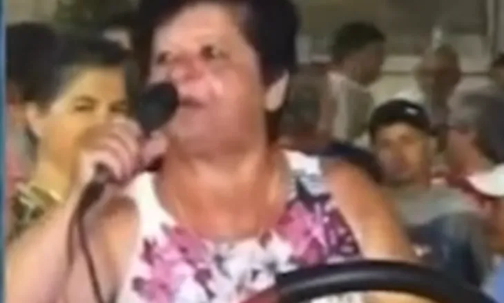 VIDEO / “Më la burri dhe më shitën shtëpinë”, në protestë nis edhe ‘qarja e halleve’ familjare