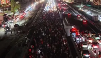 VIDEO / Radhë kilometrike makinash në Tiranë-Durrës, si e bllokuan protestuesit autostradën për disa orë