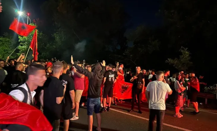 VIDEO / “Tradhtarin e lamë në Rinas”, protestuesit sherr me njëri-tjetrin: Mashtruese, s’keni turp!