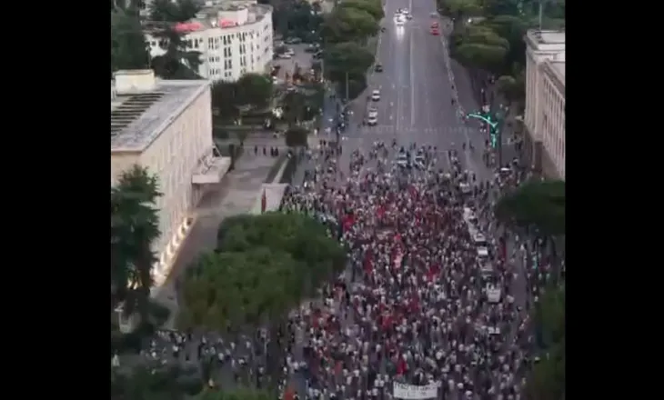 VIDEOLAJM / Sa ishte pjesëmarrja sot në protestë? Ja pamjet nga droni