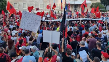 “Vij nga Amerika pas 30 vitesh…”/ Protestuesi ultimatum Ramës: Ke 24 orë kohë të…