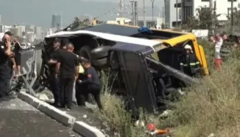 Viktima dhe të plagosur, dalin pamjet me dron nga aksidenti tragjik i furgonit me pasagjerë në Tiranë