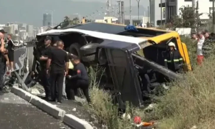 Viktima dhe të plagosur, dalin pamjet me dron nga aksidenti tragjik i furgonit me pasagjerë në Tiranë
