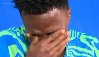 Vinícius Jr. shpërthen në lot në televizion, pas mesazhit të gjyshes. Shfaq anën e tij më njerëzore
