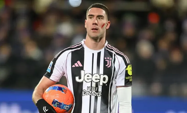 Vlahovic, lamtumirë Juventusit. Konfirmimi i hidhur i Chiellini: “Me këto shifra nuk do të qëndrojë në Itali”