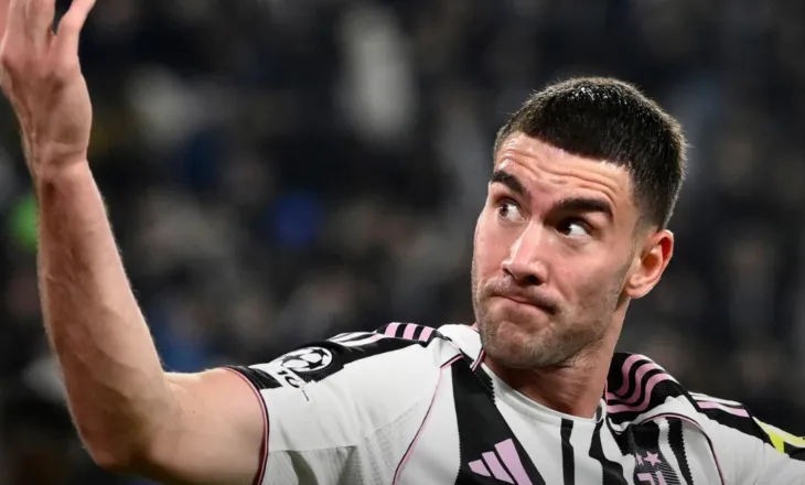 Vlahovic lë me “gisht në gojë” Juventusin dhe nis kontaktet me klubin e njohur