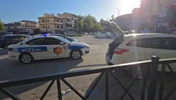 Vlorë, plagosje me armë zjarri te rrethrrotullimi i Çoles