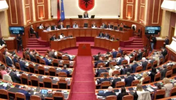 Votimi i drafteve me 84 vota/ Rama vjen nga Roma, mungojnë deputetët e opozitës përveç Agron Shehajt