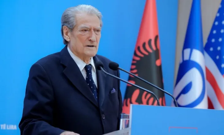 Vrasja e efektivit të Shqiponjave, Berisha një minutë heshtje gjatë konferencës: Enea Mekolli ra dy herë dëshmor, i vëllai i vdiq…