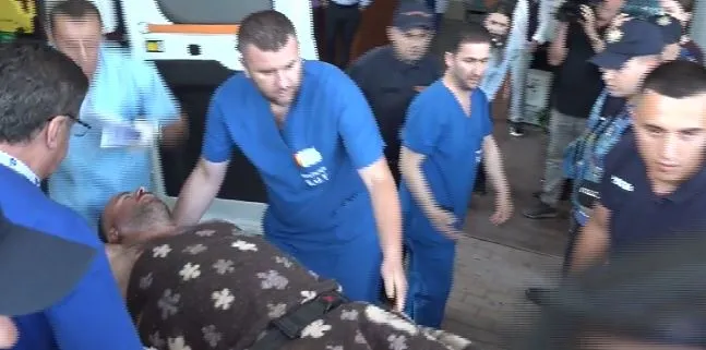 Vrau efektivin dhe plagosi kolegun e tij, Violand Braçellarit i komunikohet vendimi “arrest me burg” te spitali i Traumës