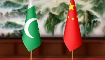 Wang Yi: Kina do të vazhdojë përpjekjet me Pakistanin për rivendosjen e shpejtë të paqes në Lindjen e Mesme