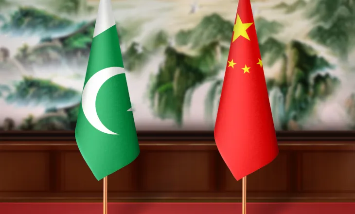 Wang Yi: Kina do të vazhdojë përpjekjet me Pakistanin për rivendosjen e shpejtë të paqes në Lindjen e Mesme