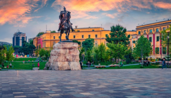 “Wom Travel” për Shqipërinë: Jo vetëm Ksamili! Një vend plot histori, natyrë dhe shije