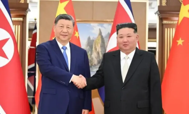 Xi Jinping viziton Phenianin, Kim Jong Un: Një kujtesë e fuqishme për miqësinë që kanë dy vendet