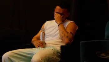 Ylli Limani në gjendje të rënduar emocionale pas përfundimit të koncertit në Tiranë